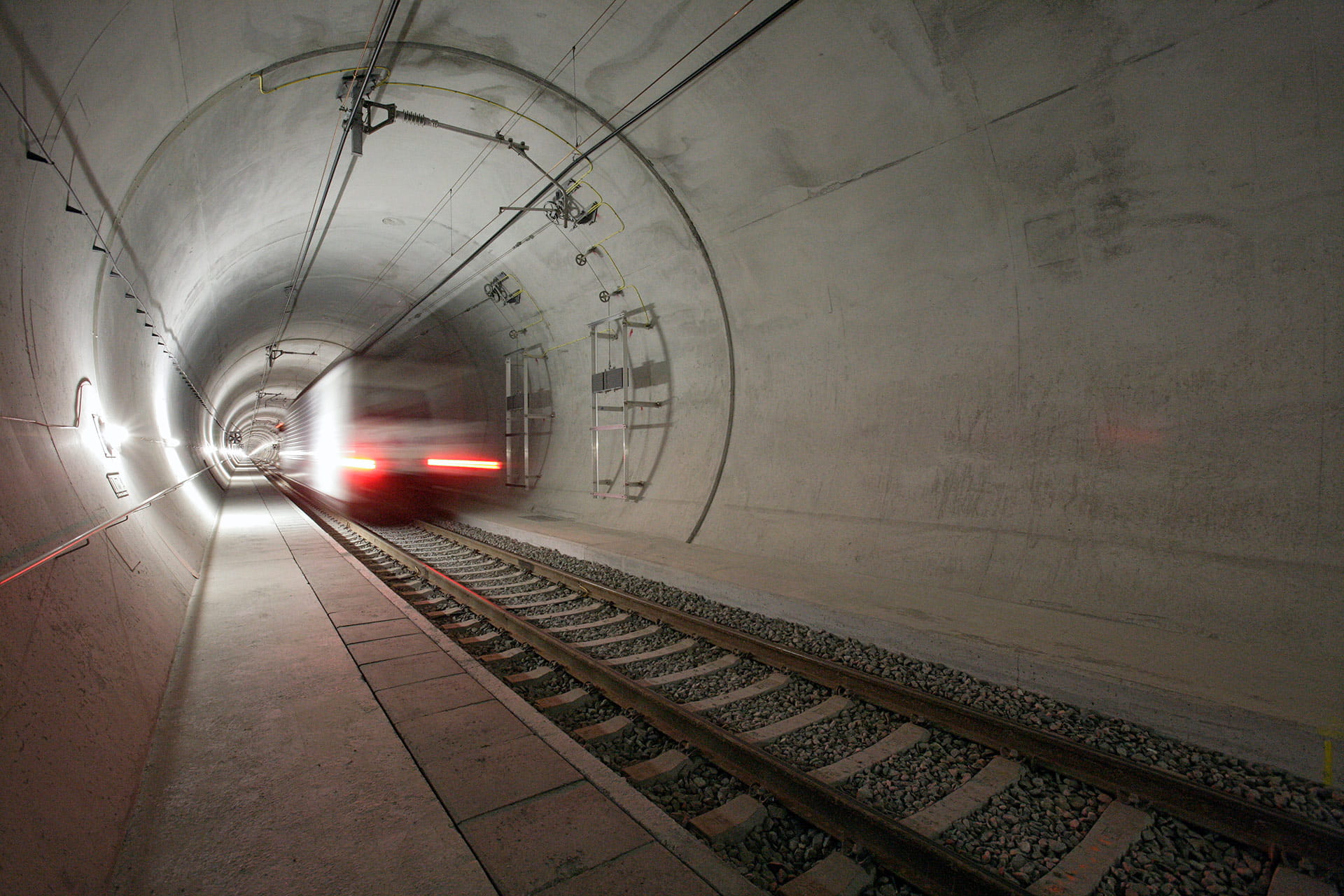 Zug im Lötschberg-Basistunnel
