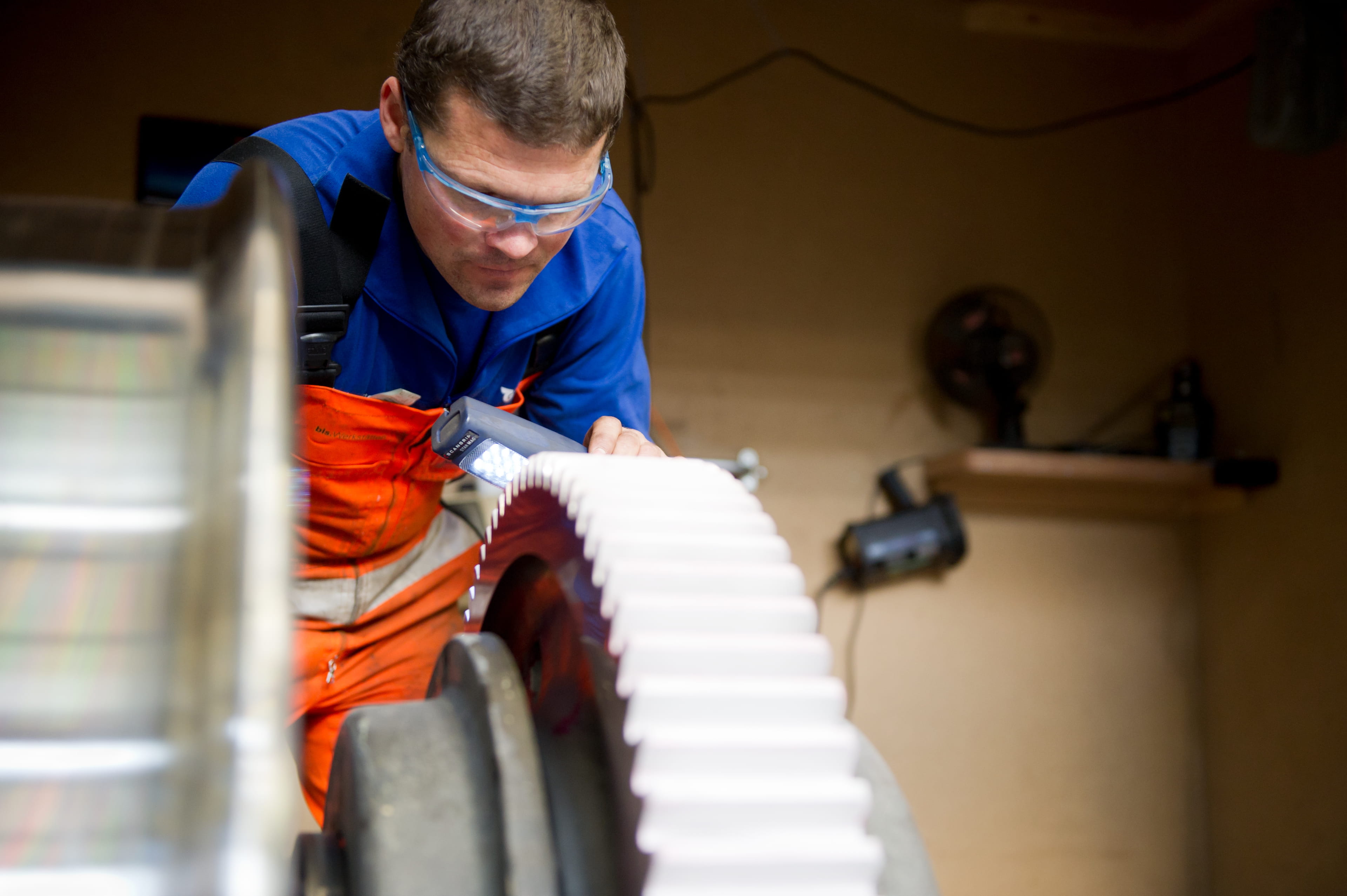 werkstatt-mitarbeiter-2