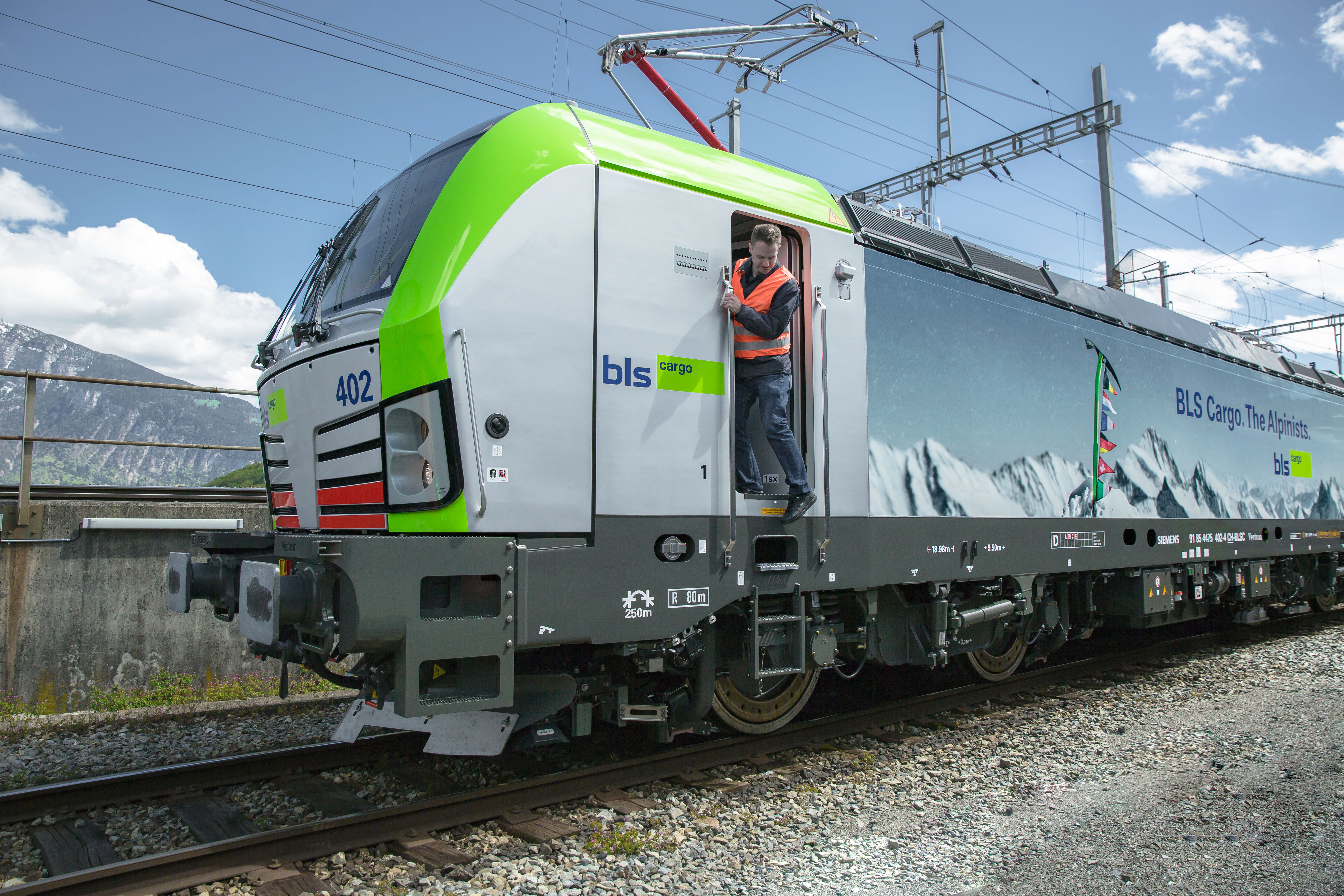BLS Cargo präsentiert erste neue Mehrsystemlokomotive