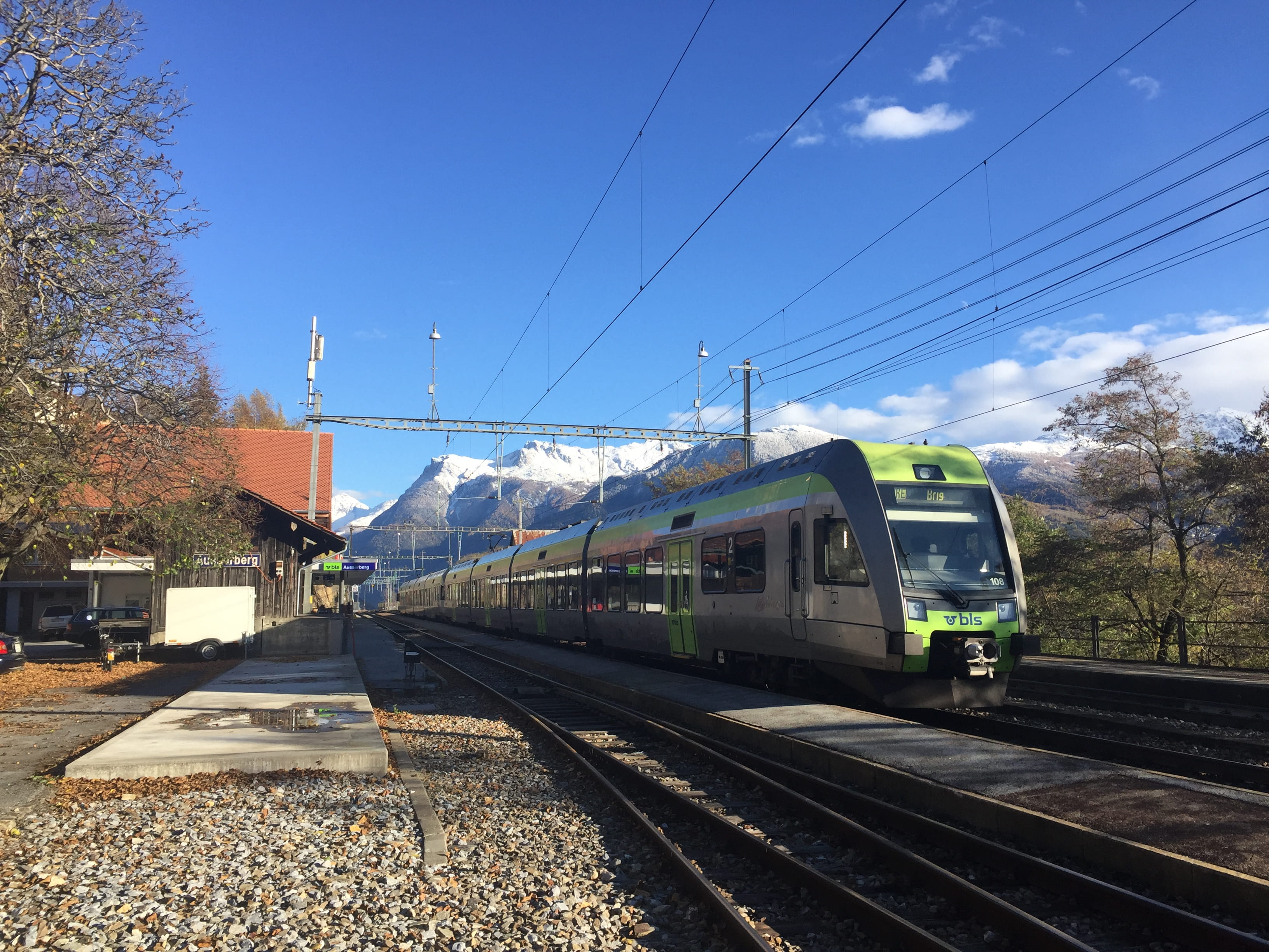 02 01 Ausserberg mit Zug