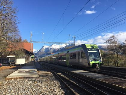 02 01 Ausserberg mit Zug