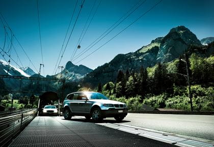 AutoverladKandersteg8235tifblsch