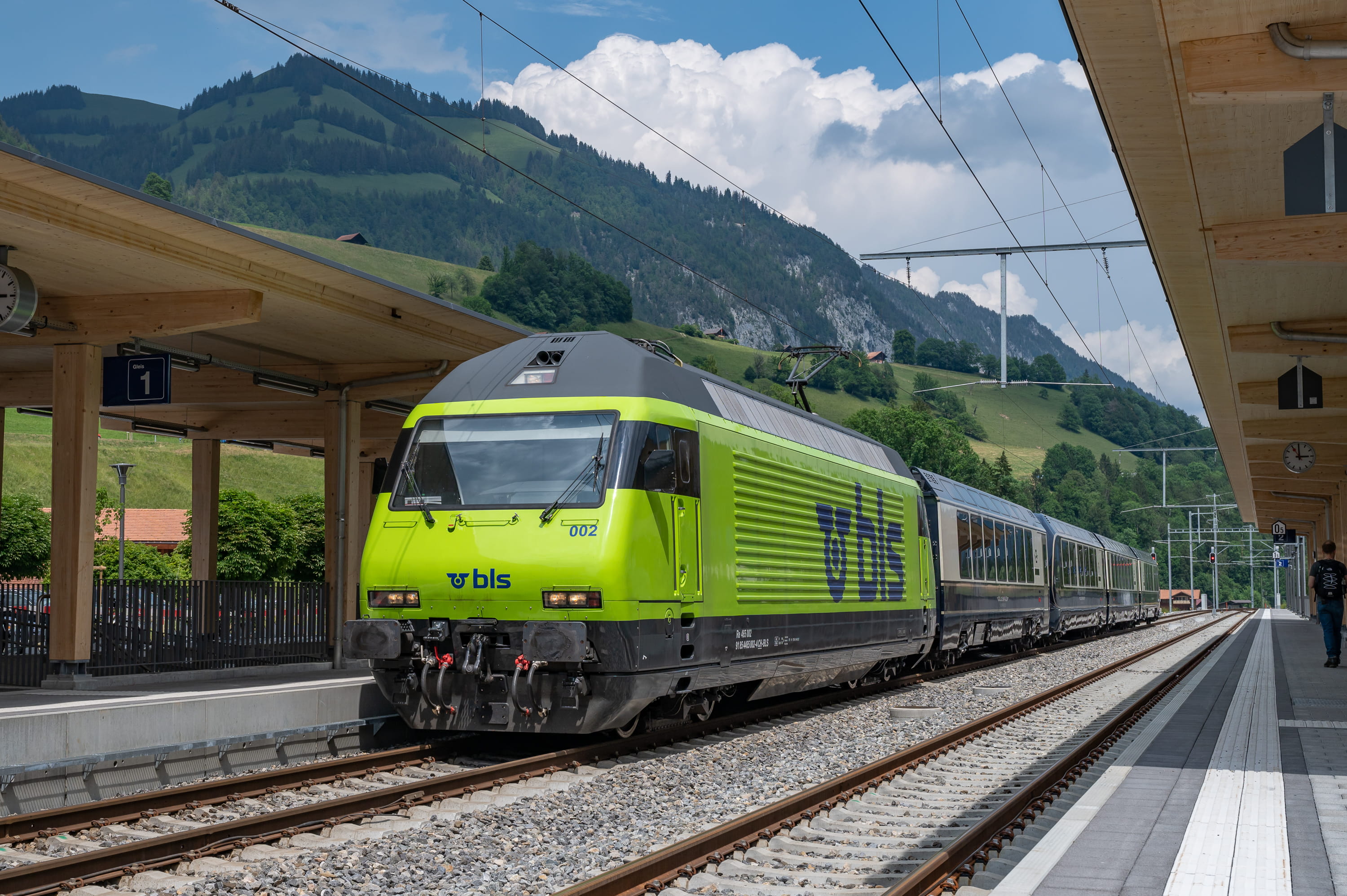 GoldenPass Express mit BLS Lok