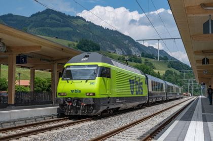 GoldenPass Express mit BLS Lok