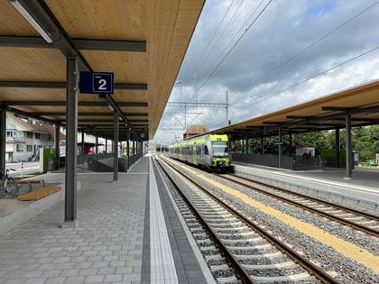 Modernisierter Bahnhof Kirchberg Alchenflüh: Perron 1 und 2