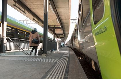 Zug am Bahnhof Zug am Bahnhof